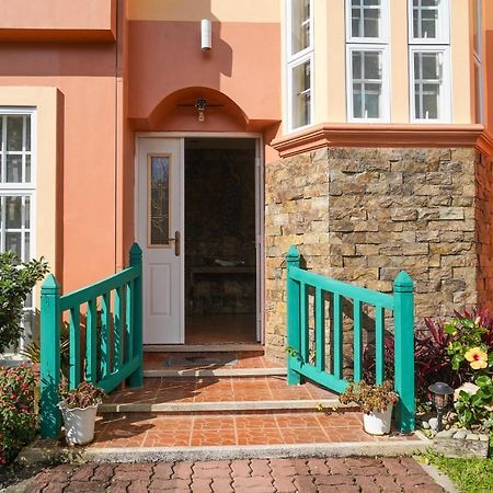 Charming Tagaytay Vacation Home Тагайтай Экстерьер фото
